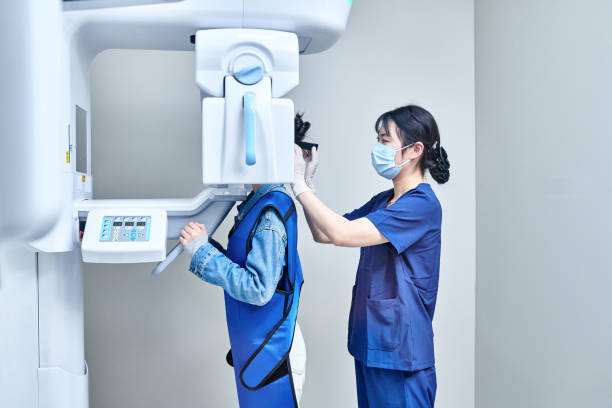 Best Weekend Emergency Dental Services in Bloomfield, IA